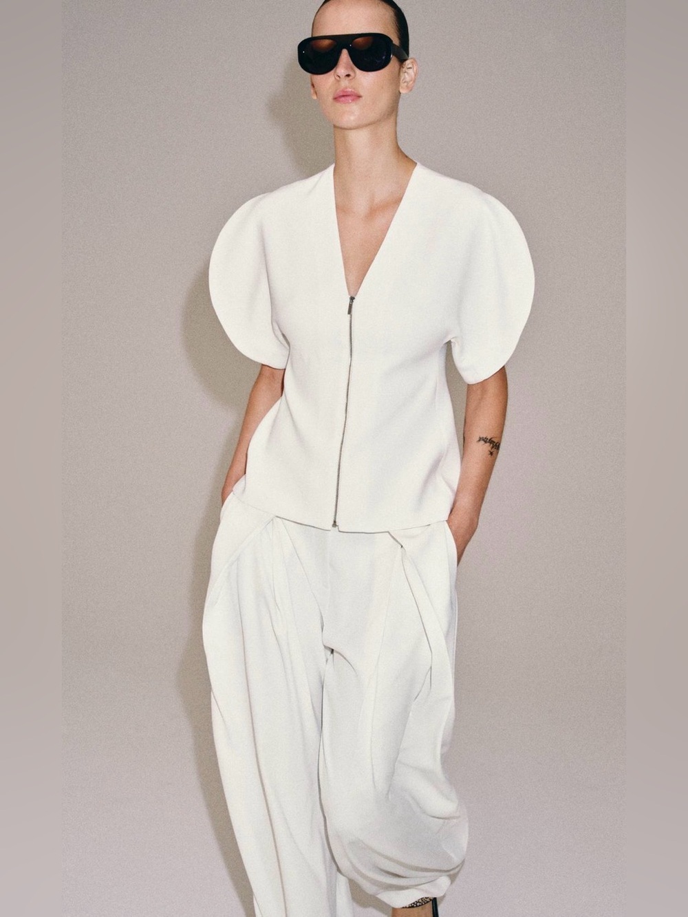 NWT Zara Women’s Collection White Sculpted Top Blouse Puff Sleeves XS